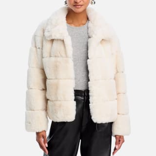 Скидки до 50% на одежду